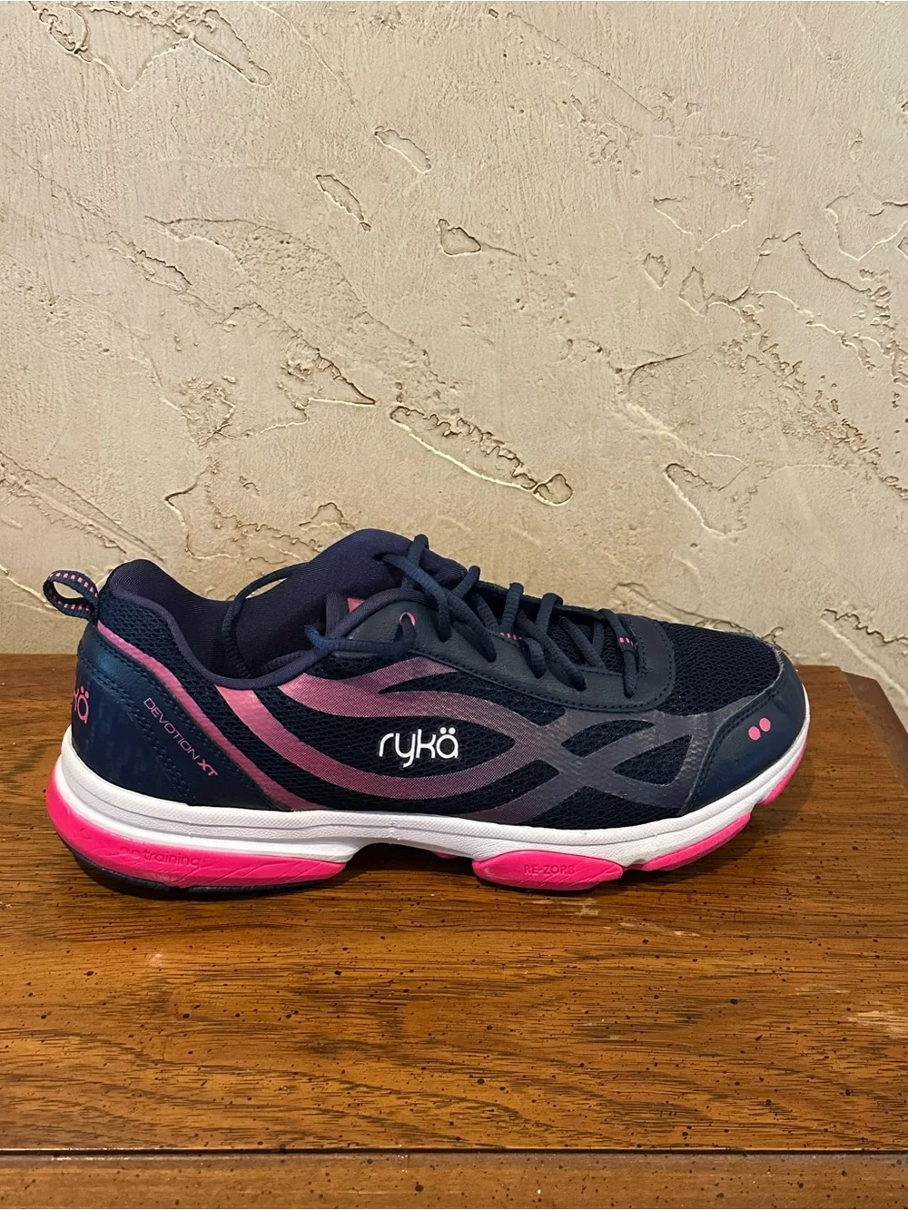 Ryka Devotion XT Women’s Navy and Pink Training Shoes Size 9.5